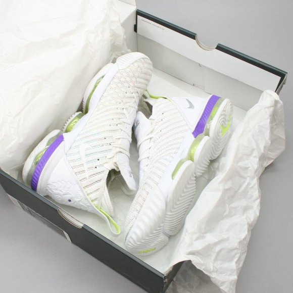 Nike Men\'s 10 Lebron XVI 16 Buzz Lightyear White Hyper Grape Sneakers AO2588-10 main image 9